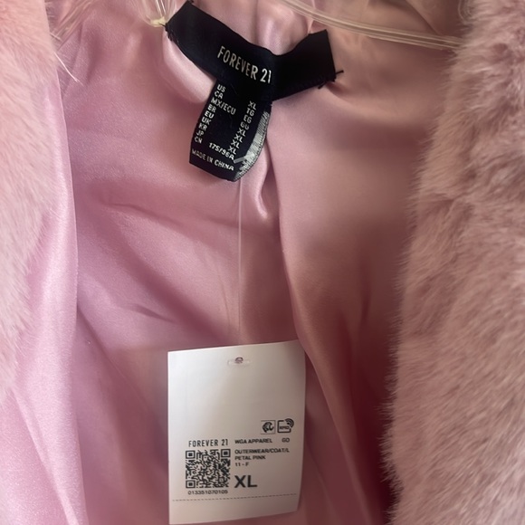 Forever 21 pink faux fur jacket - Picture 9 of 9
